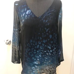 Juicy Couture v-neck M blue animal print blouse